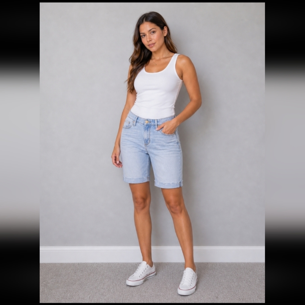 UNIVERSAL THREAD High Rise Bermuda Cut Of Cuffed Jeans 2/26